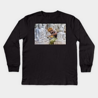 Stone Carver. Kids Long Sleeve T-Shirt